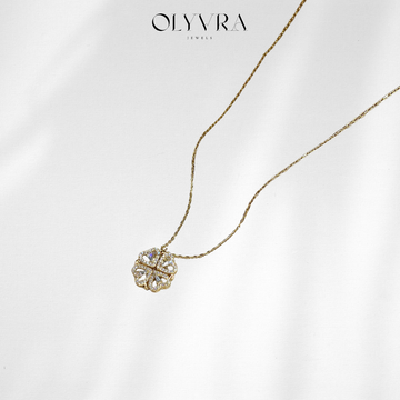 Retro Magnetic Folding Heart Shaped Four Leaf Clover Pendant Necklace Women Love Clavicle Chain Gifts Openable Choker Jewelry